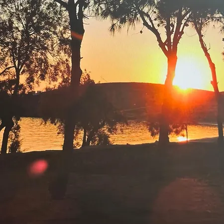 Beachfront Blue Sea דירה *