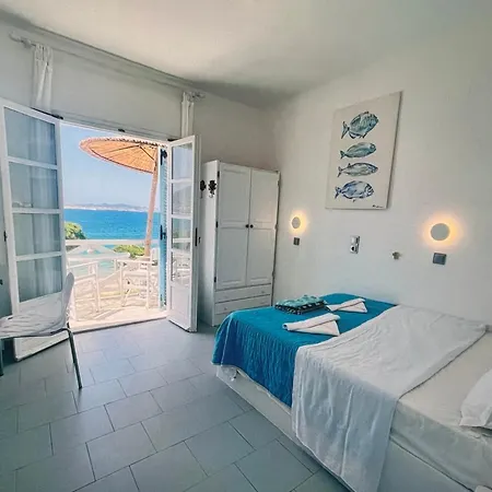 Beachfront Blue Sea דירה *