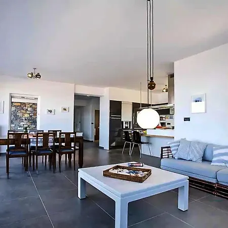 Beachfront Blue Sea Apartamento