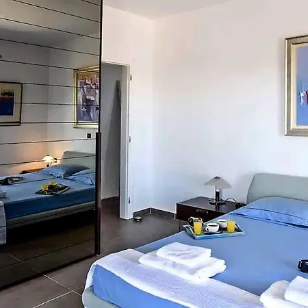 Beachfront Blue Sea Appartamento Paro